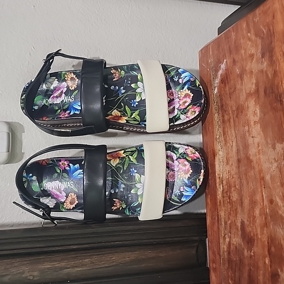 NWOT Johnny Was Sandals size 8 - Picture 3 of 7